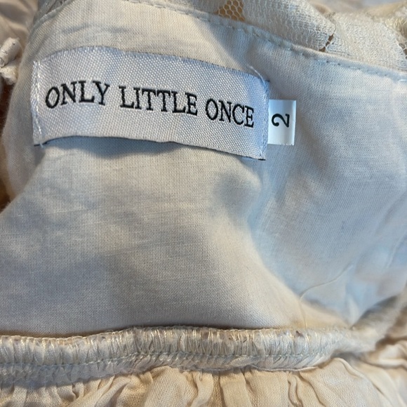 Gorgeous cream lace dress size 2 - Picture 4 of 6